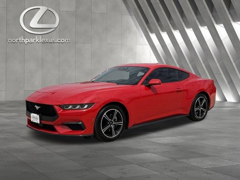 Used 2024 Ford Mustang Coupe RWD image 3