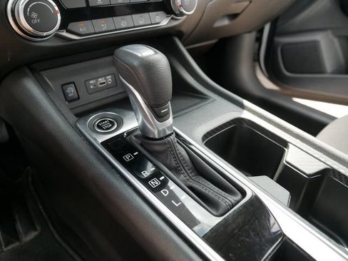 Used 2024 Nissan Sentra SV FWD image 32