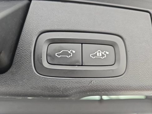 Used 2019 Volvo XC60 T5 Inscription w/ Protection Package Premier FWD image 16