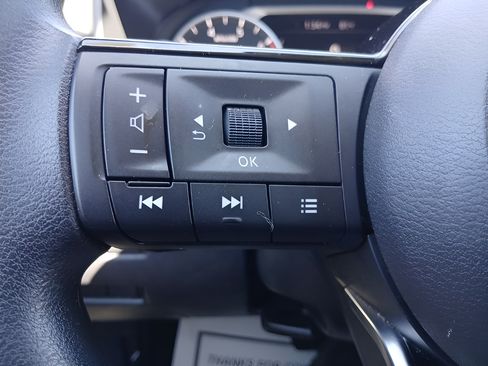 Used 2023 Nissan Rogue SV AWD/4WD image 23