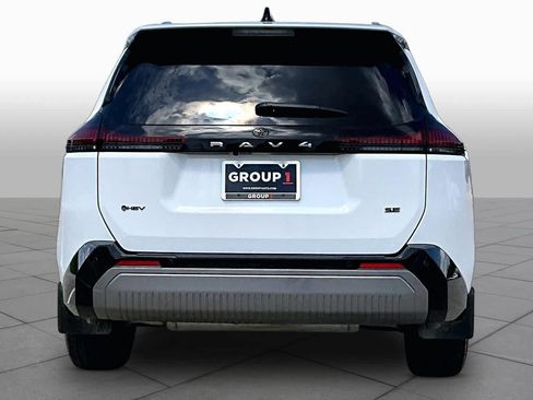 Used 2026 Toyota RAV4 SE FWD image 5