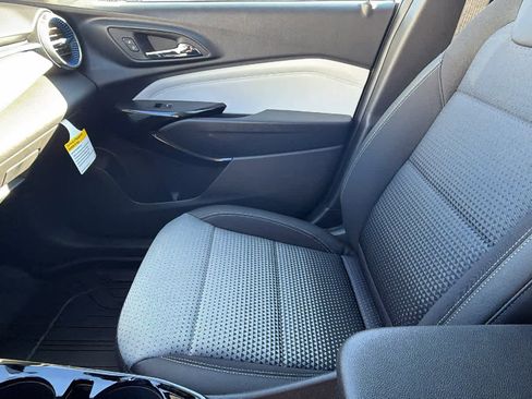 New 2026 Chevrolet Trax LT image 12