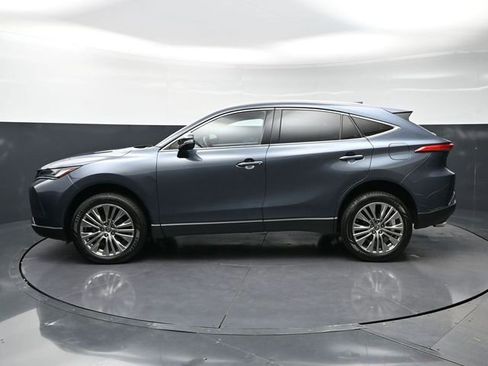 Used 2024 Toyota Venza XLE AWD/4WD image 8