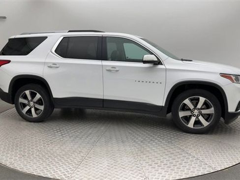 Used 2018 Chevrolet Traverse LT image 9