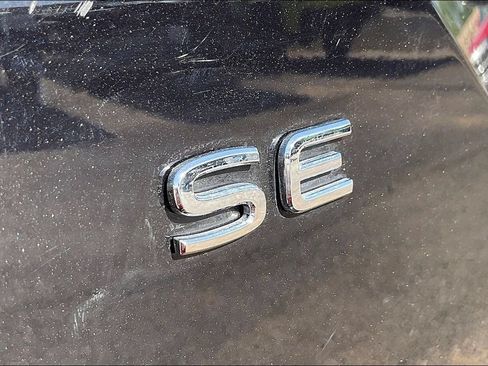 Used 2025 Volkswagen Atlas SE FWD image 8