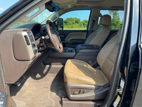 Used 2019 GMC Sierra 2500 Denali AWD/4WD image 14