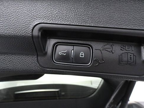 Used 2023 Ford Explorer XLT image 41
