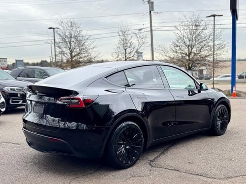 Used 2021 Tesla Model Y Long Range image 6
