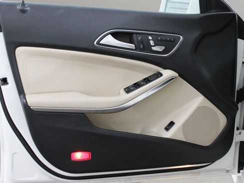 Used 2018 Mercedes-Benz CLA 250 image 16