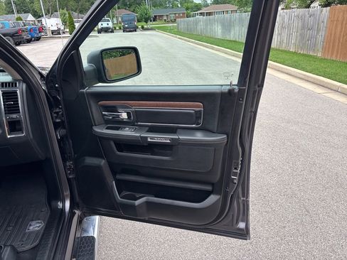Used 2018 RAM 1500 Laramie w/ Convenience Group AWD/4WD image 47