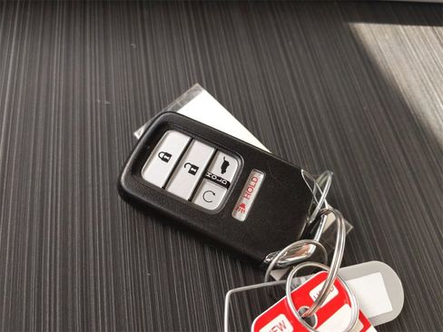 Used 2020 Honda Pilot Touring image 29