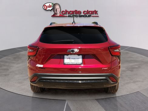 Used 2025 Chevrolet Trax RS w/ Driver Confidence Package FWD image 4