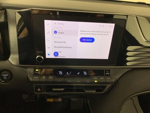 Used 2025 Toyota Camry LE image 11