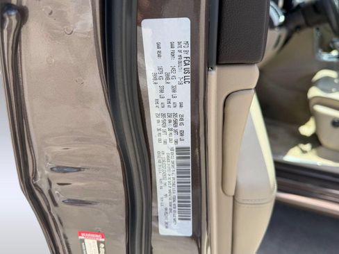 Used 2018 Jeep Grand Cherokee Overland RWD image 21