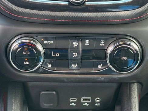 Used 2023 Chevrolet TrailBlazer RS w/ Convenience Package AWD/4WD image 17