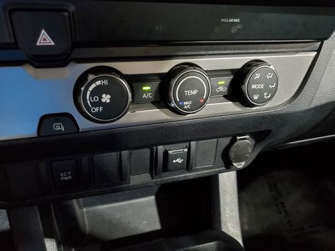 Used 2020 Toyota Tacoma SR RWD image 29