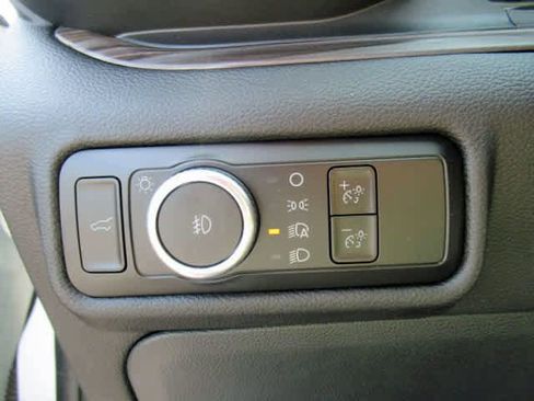 Used 2023 Ford Explorer Limited image 27