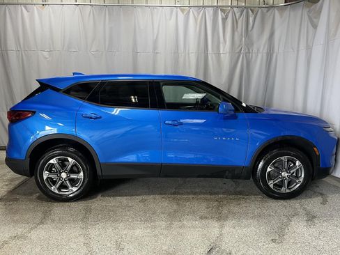 Used 2025 Chevrolet Blazer LT FWD image 5