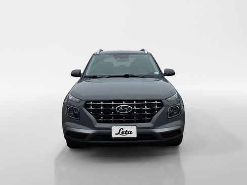 Used 2023 Hyundai Venue SEL w/ Cargo Package FWD image 8