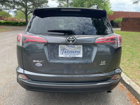 Used 2016 Toyota RAV4 LE image 4