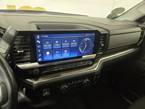 Used 2022 Chevrolet Silverado 1500 LT image 22