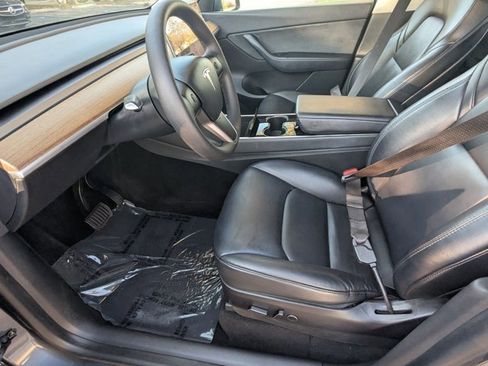 Used 2021 Tesla Model Y Long Range image 17