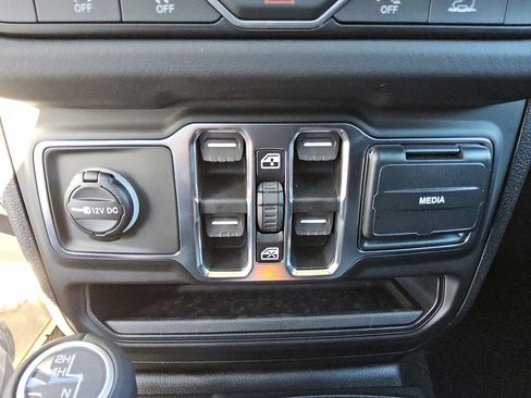 New 2026 Jeep Gladiator Sport S image 22