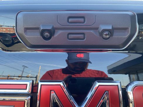 Certified 2024 GMC Sierra 1500 Denali AWD/4WD image 9