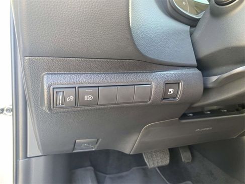 Used 2024 Toyota Corolla LE image 29