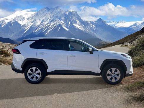 Certified 2025 Toyota RAV4 LE AWD/4WD image 6
