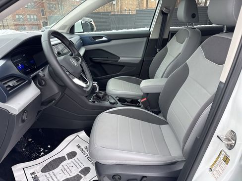 Used 2023 Volkswagen Taos SE image 9