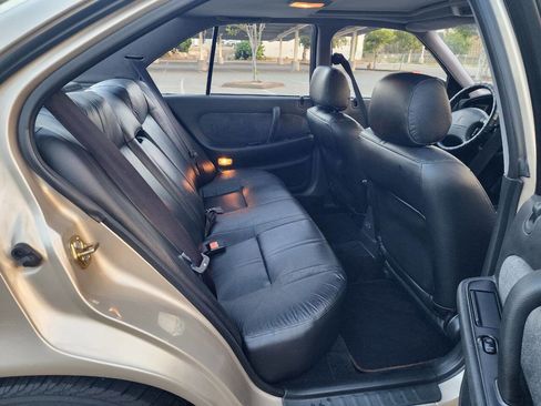 Used 1994 Nissan Maxima SE image 17