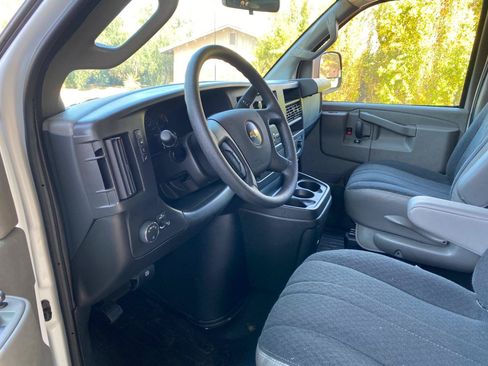 Used 2025 Chevrolet Express 2500 w/ Driver Convenience Package RWD image 24