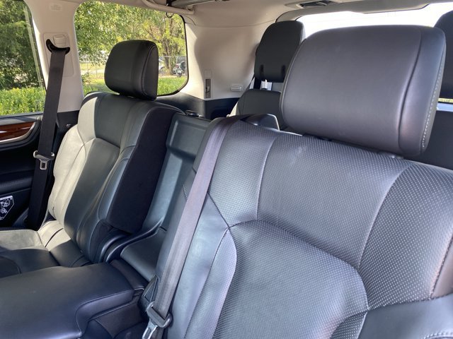 Used 2016 Lexus LX 570 4WD w/ Luxury Package image 11