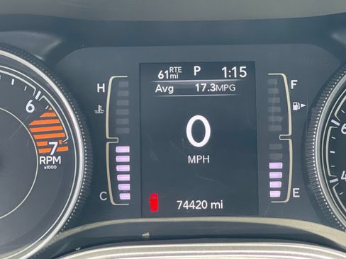 Used 2019 Jeep Cherokee Latitude Plus FWD image 29