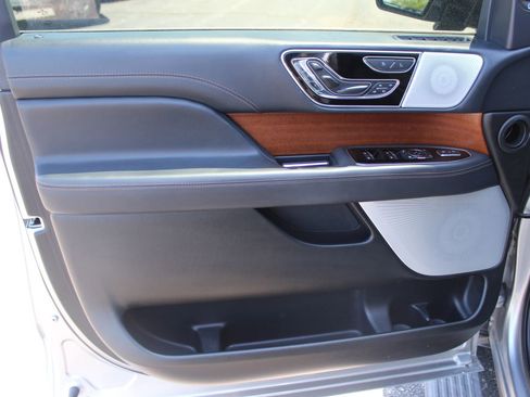 Used 2022 Lincoln Navigator L Black Label AWD/4WD image 27