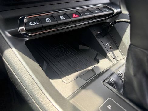 Used 2020 Audi Q3 2.0T Prestige AWD/4WD image 23