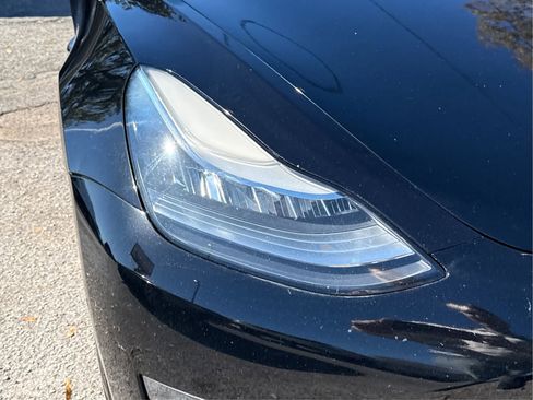 Used 2019 Tesla Model 3 Standard Range RWD image 9