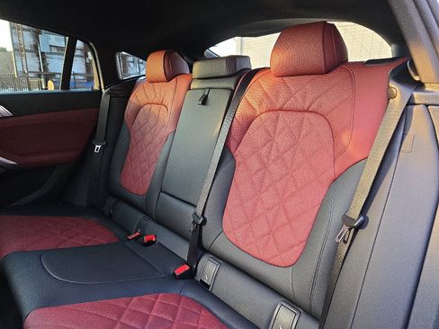 New 2026 BMW X6 xDrive40i w/ Climate Comfort Package image 5