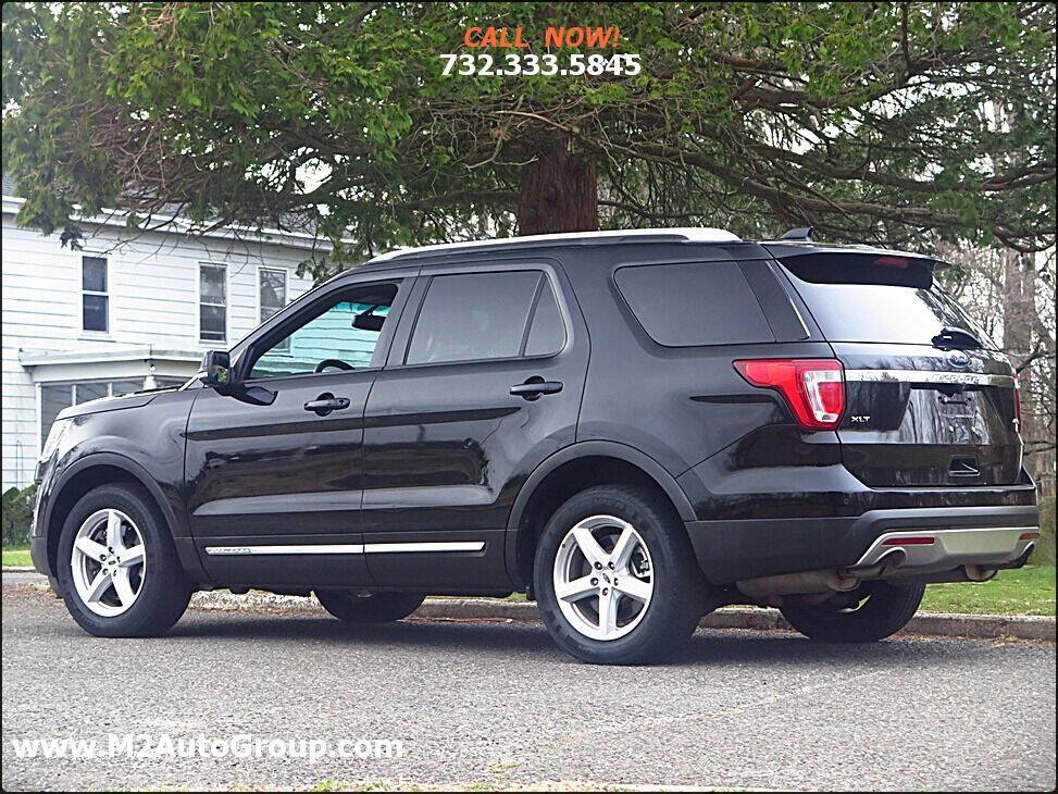 Used 2016 Ford Explorer XLT w/ Equipment Group 202A AWD/4WD image 3