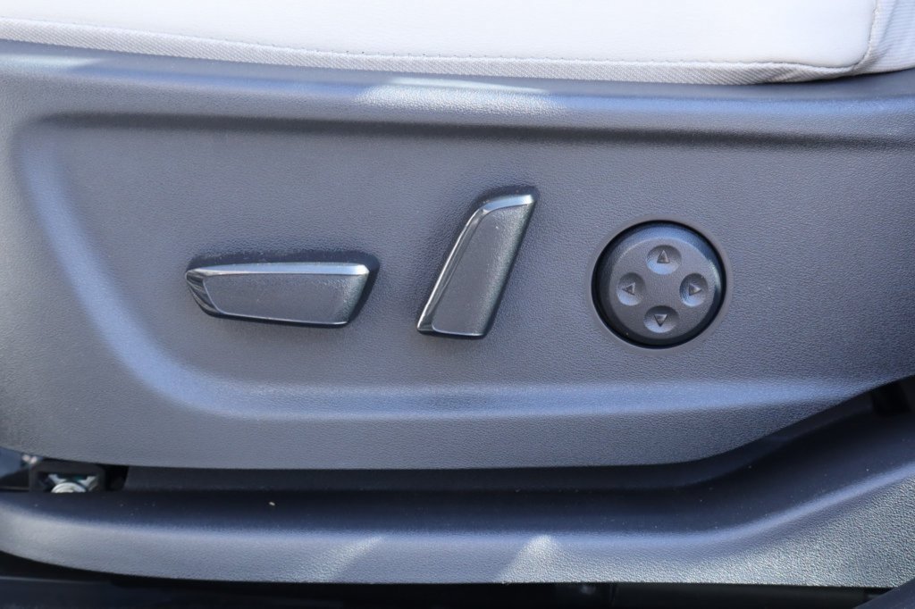 Used 2024 Nissan Ariya AWD image 20