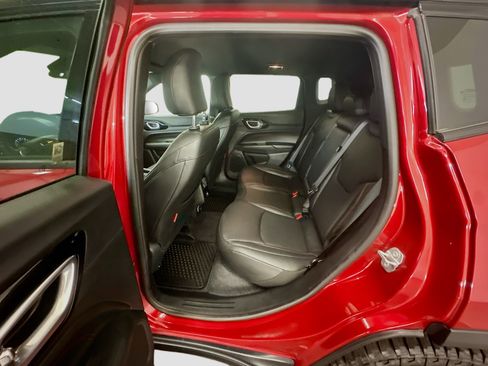 Used 2025 Jeep Compass Trailhawk AWD/4WD image 28