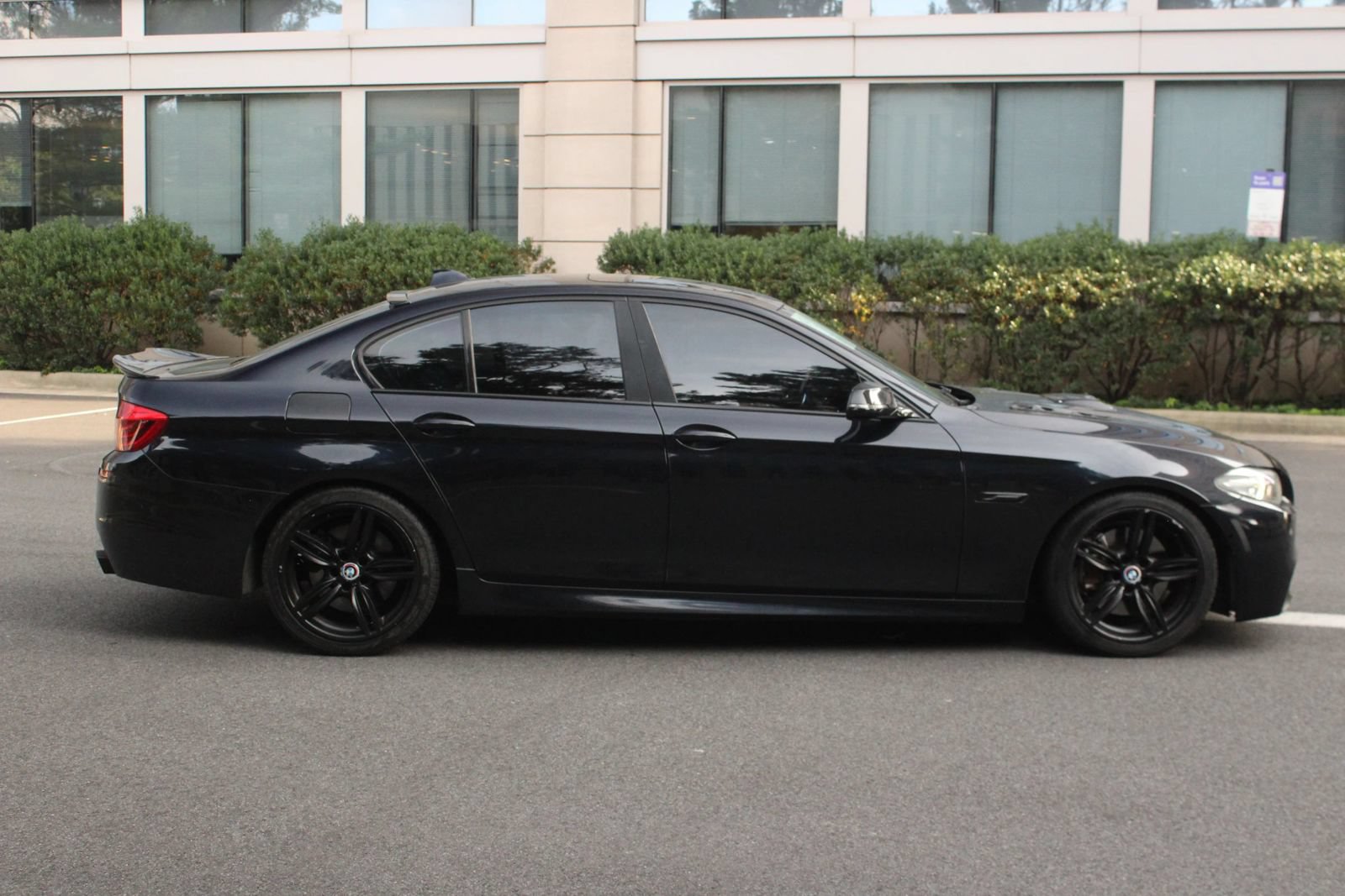 Used 2014 BMW 550i xDrive Sedan AWD/4WD image 6