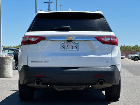 Used 2021 Chevrolet Traverse LT w/ LT Premium Package AWD/4WD image 5