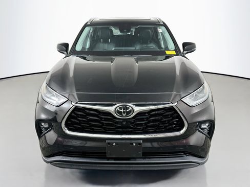 Certified 2020 Toyota Highlander Limited AWD/4WD image 2