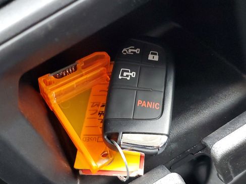 Used 2025 RAM ProMaster 2500 w/ Convenience Group image 18