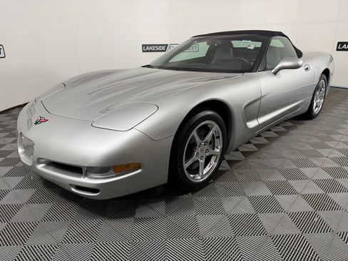Used 2004 Chevrolet Corvette Convertible w/ Preferred Equipment Group RWD image 2