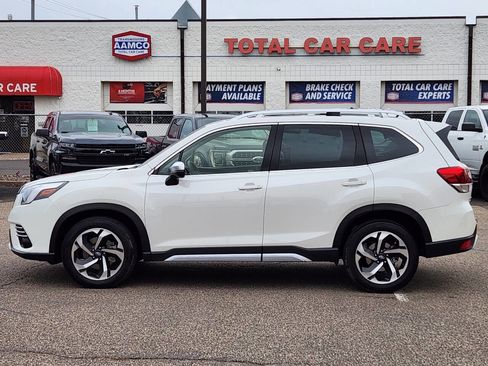 Used 2023 Subaru Forester Touring image 2