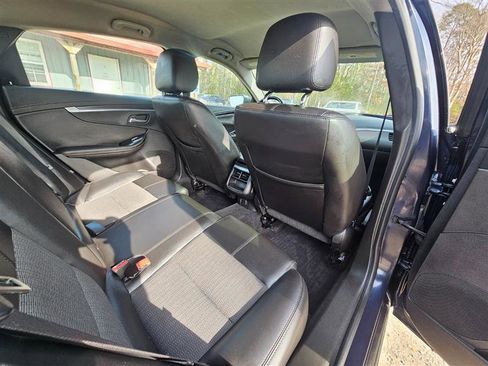 Used 2016 Chevrolet Impala LT image 13