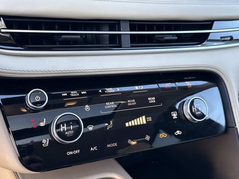 Certified 2022 INFINITI QX60 Luxe w/ Vision Package image 5